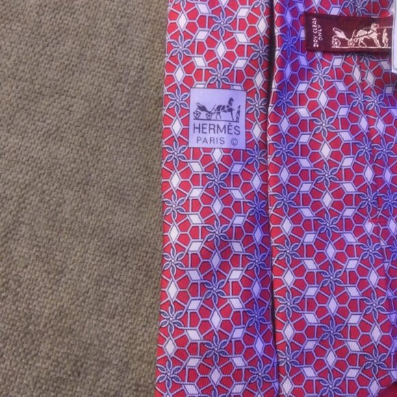 Hermes Tie 100% Silk Red/White - Picture 2 of 2